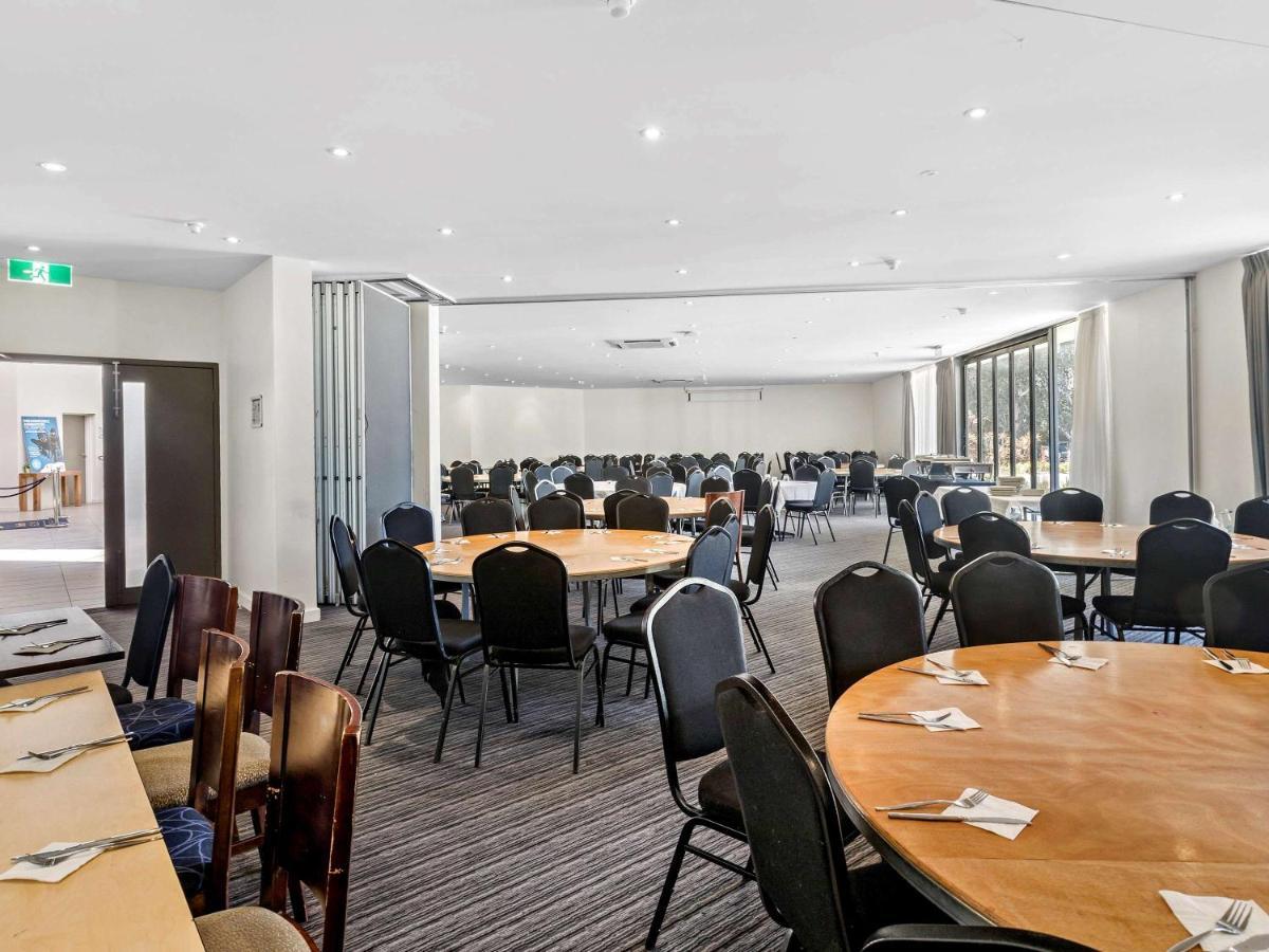 Ibis Styles Canberra Eagle Hawk Extérieur photo