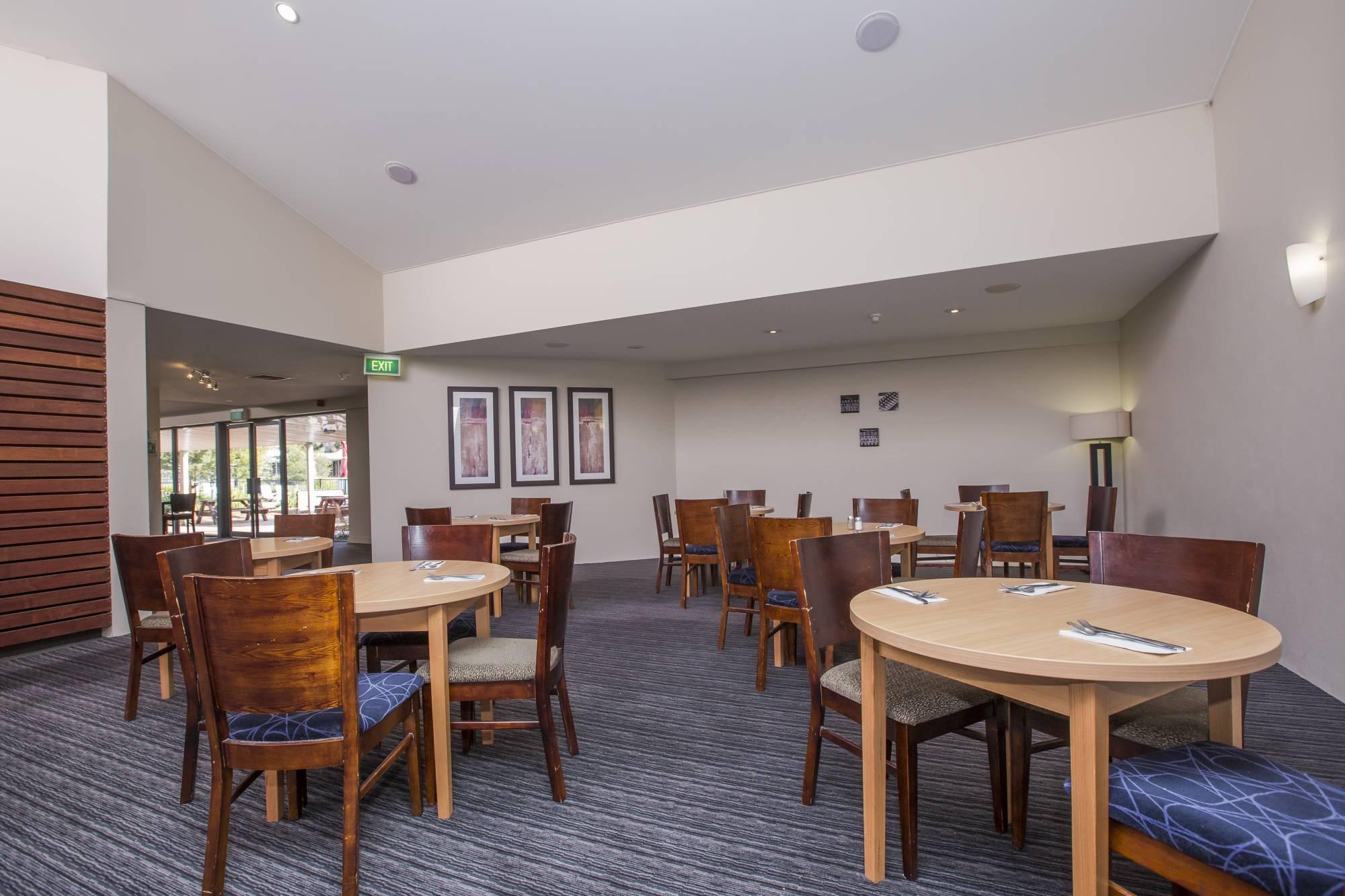 Ibis Styles Canberra Eagle Hawk Extérieur photo