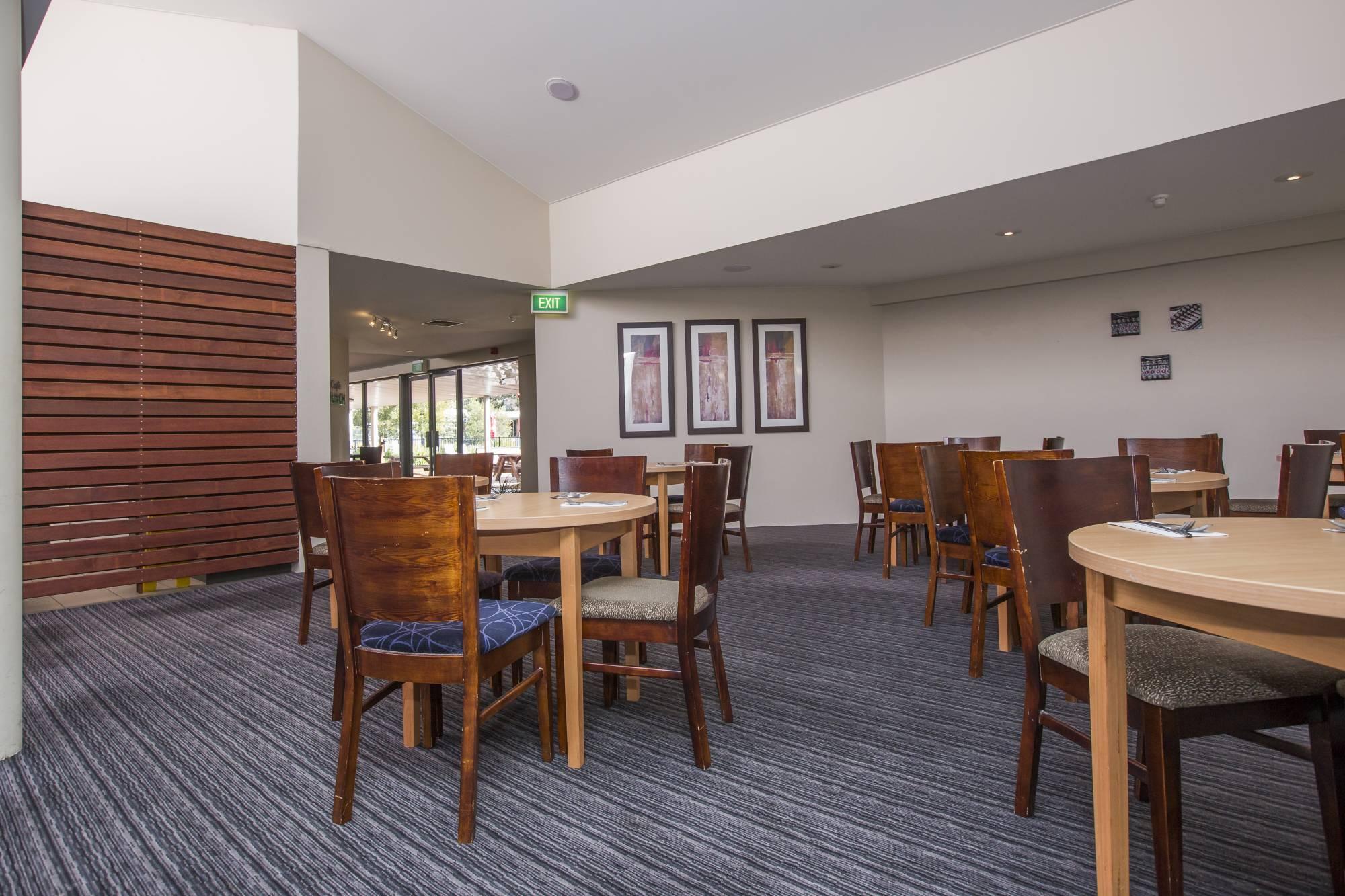 Ibis Styles Canberra Eagle Hawk Extérieur photo