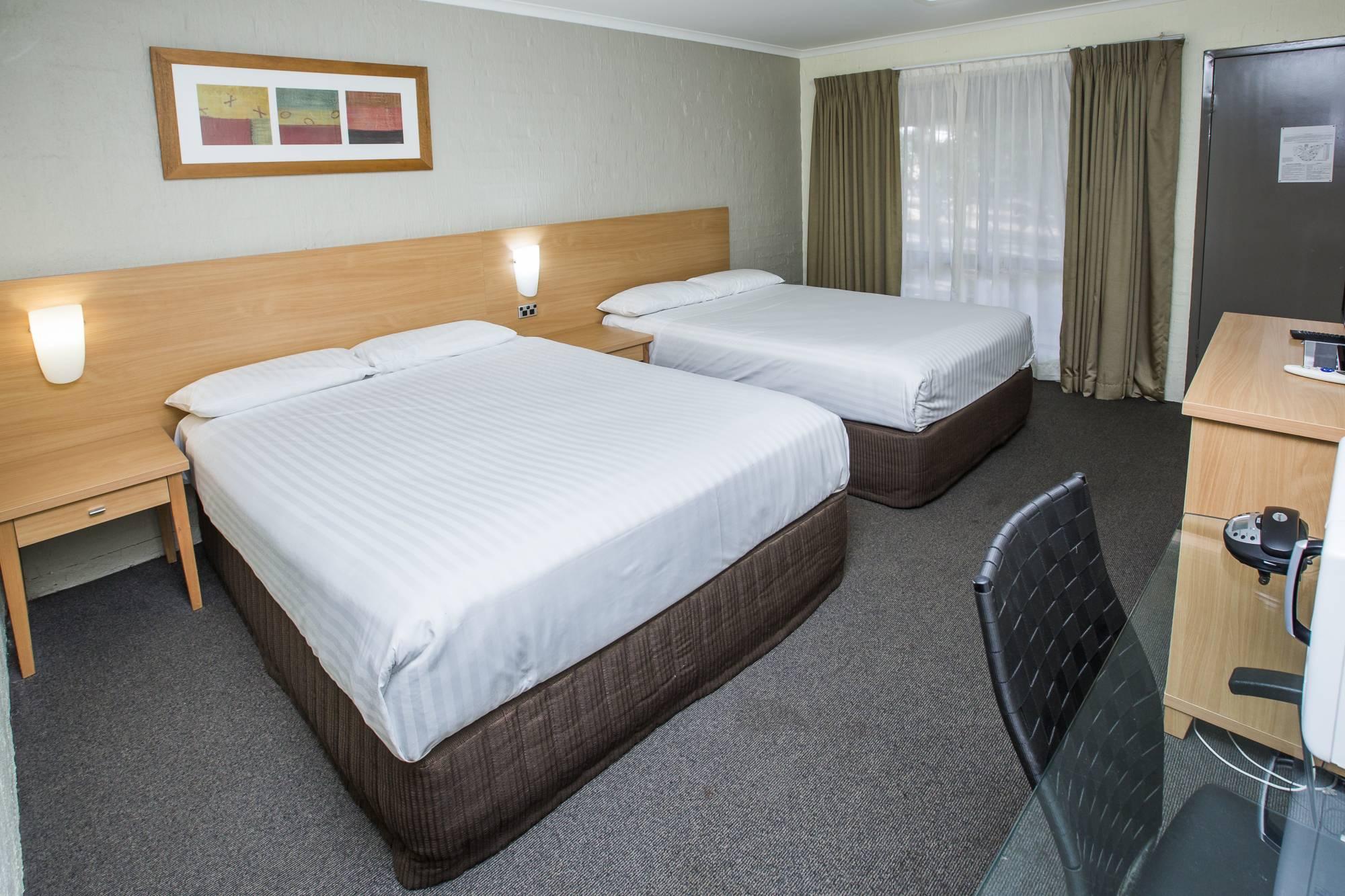 Ibis Styles Canberra Eagle Hawk Extérieur photo