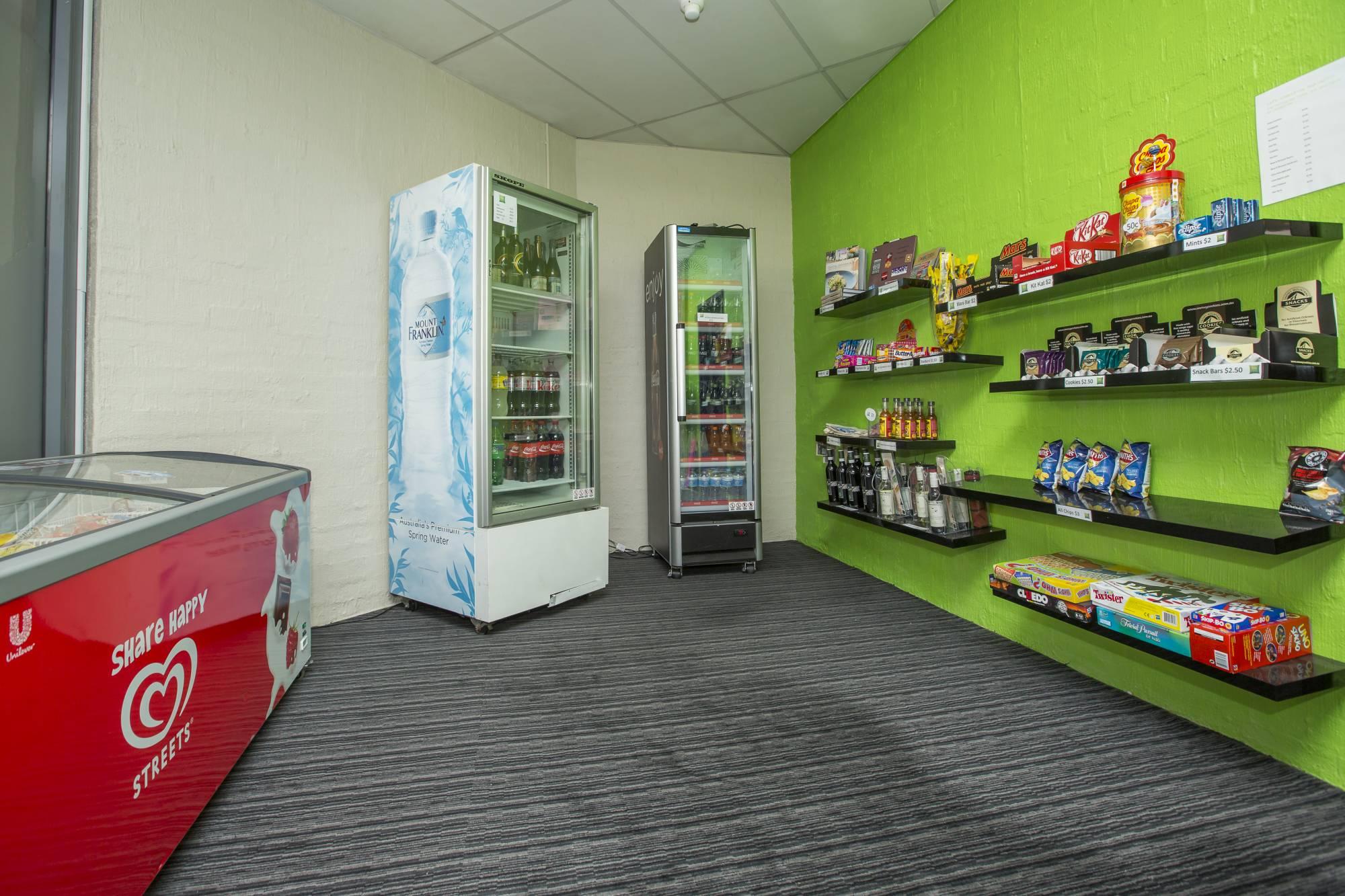 Ibis Styles Canberra Eagle Hawk Extérieur photo