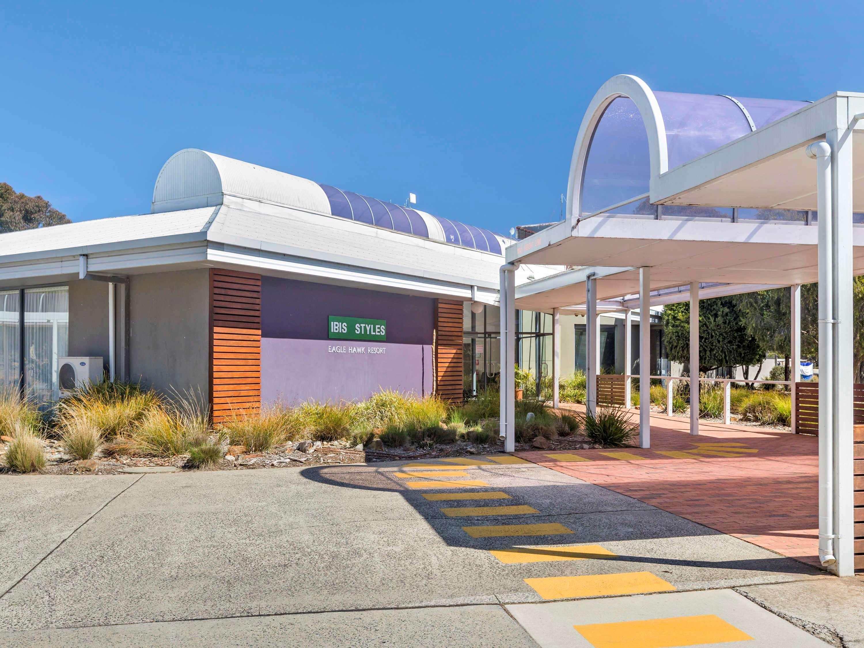 Ibis Styles Canberra Eagle Hawk Extérieur photo